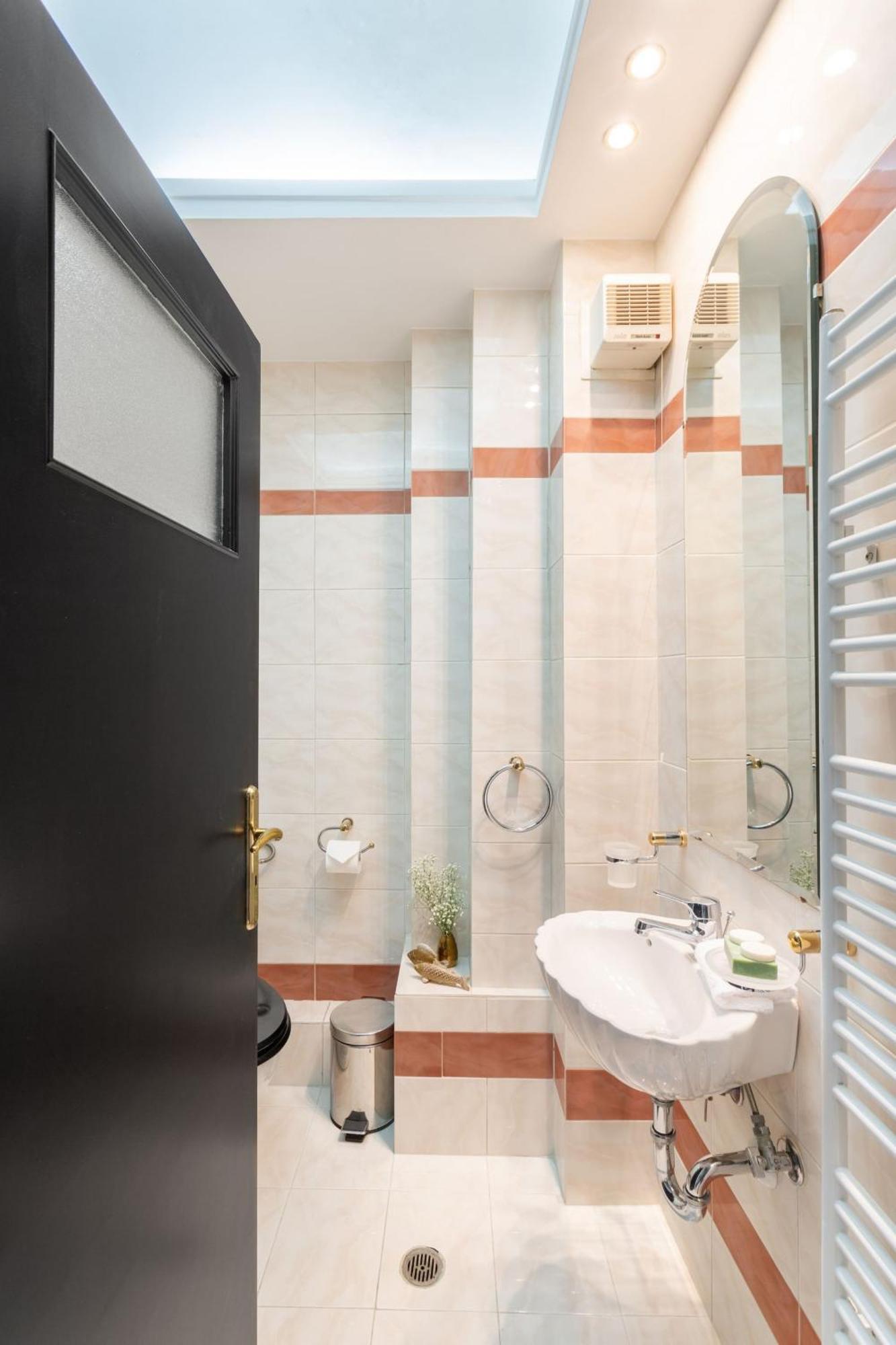 Fresh Detailed Stylish Apartment At Acropolis Athen Exterior foto